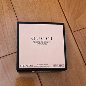 Gucci setting powder